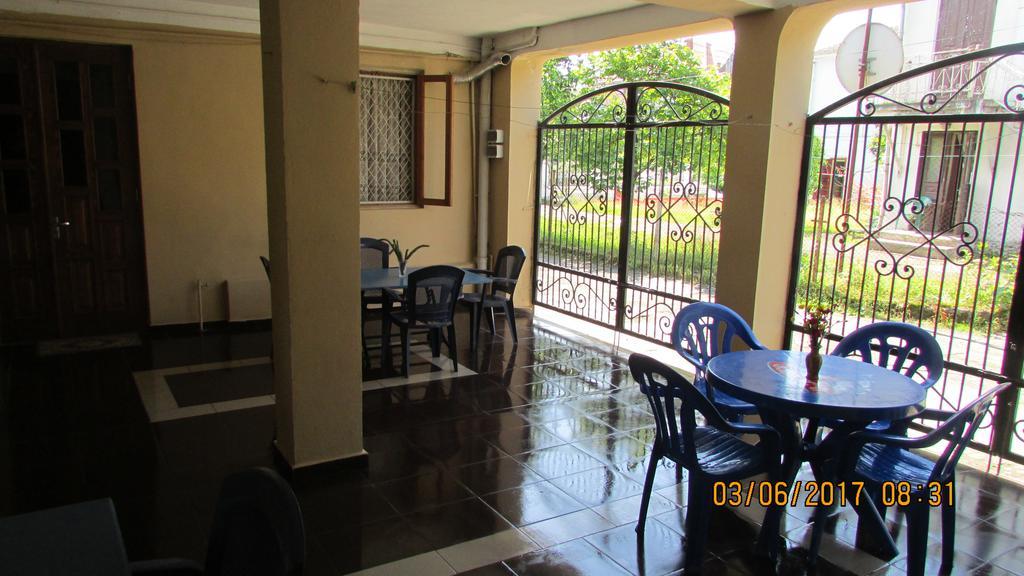 מלון Sunny House קובולטי מראה חיצוני תמונה