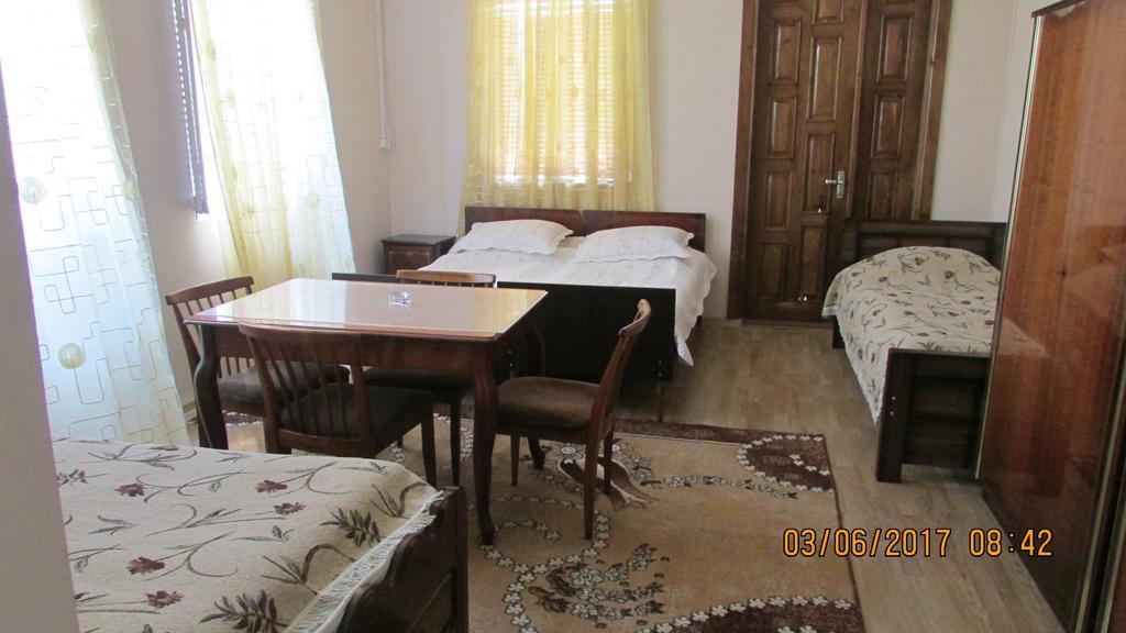 מלון Sunny House קובולטי מראה חיצוני תמונה