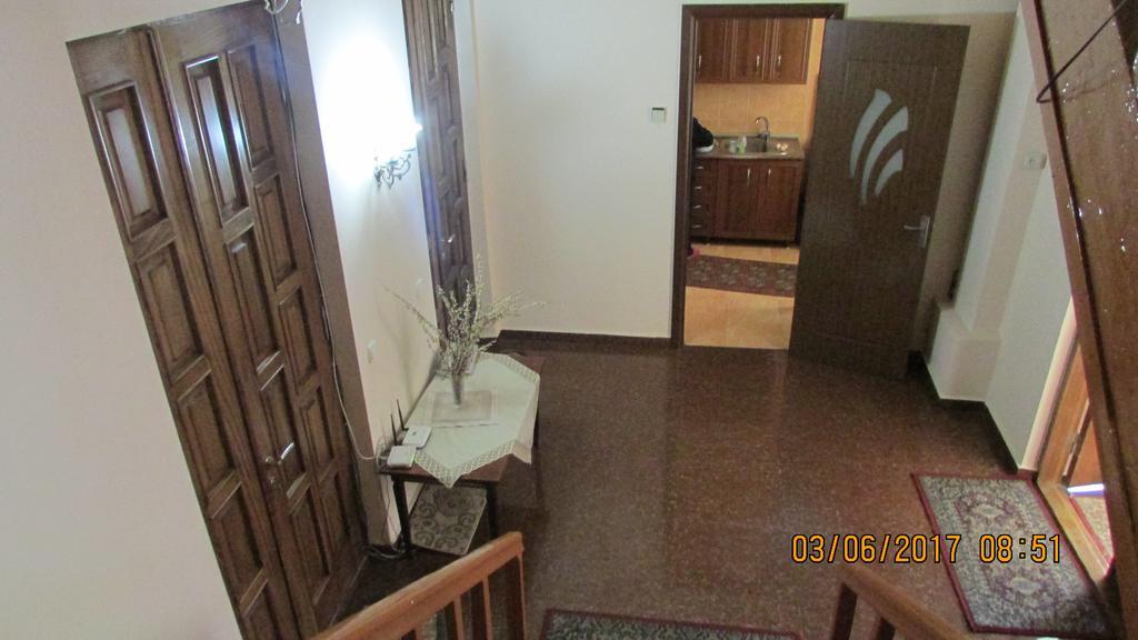 מלון Sunny House קובולטי מראה חיצוני תמונה