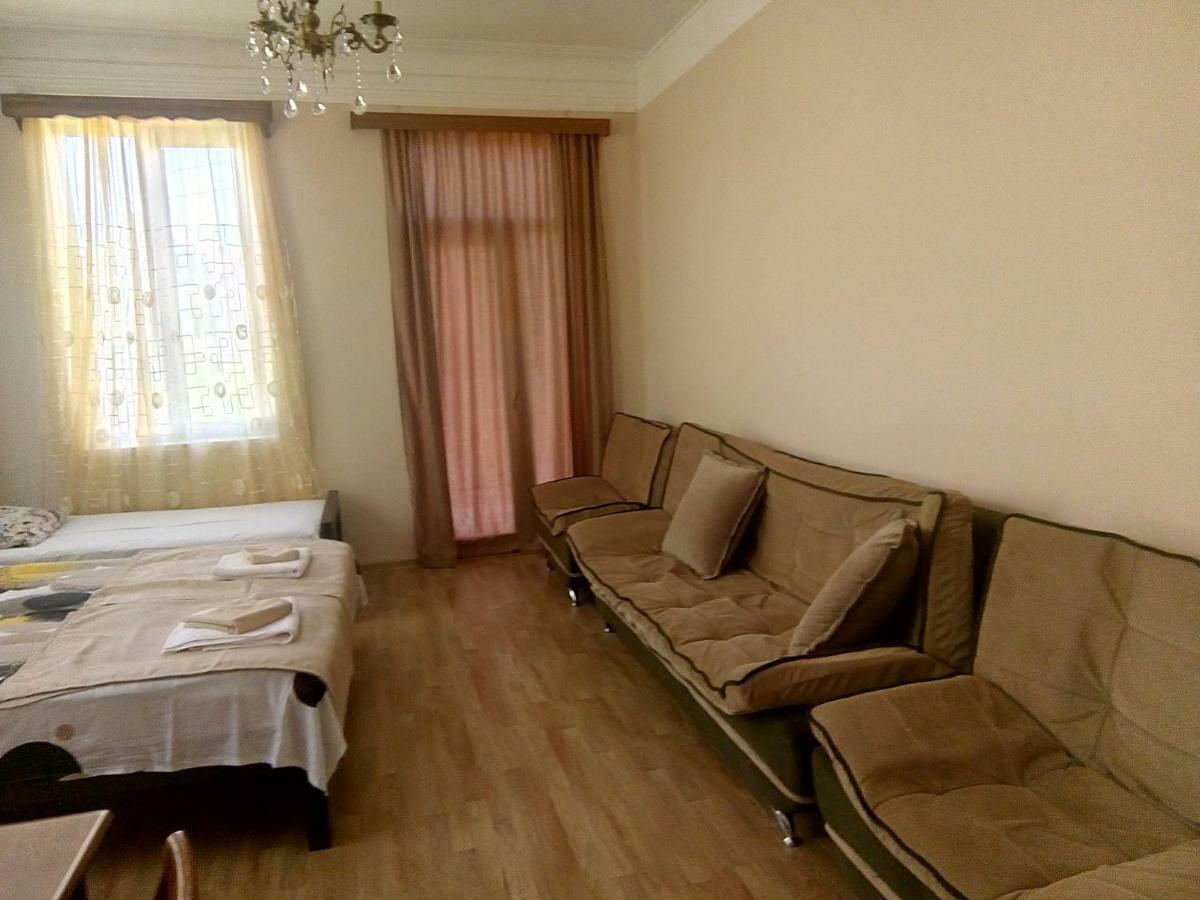 מלון Sunny House קובולטי מראה חיצוני תמונה