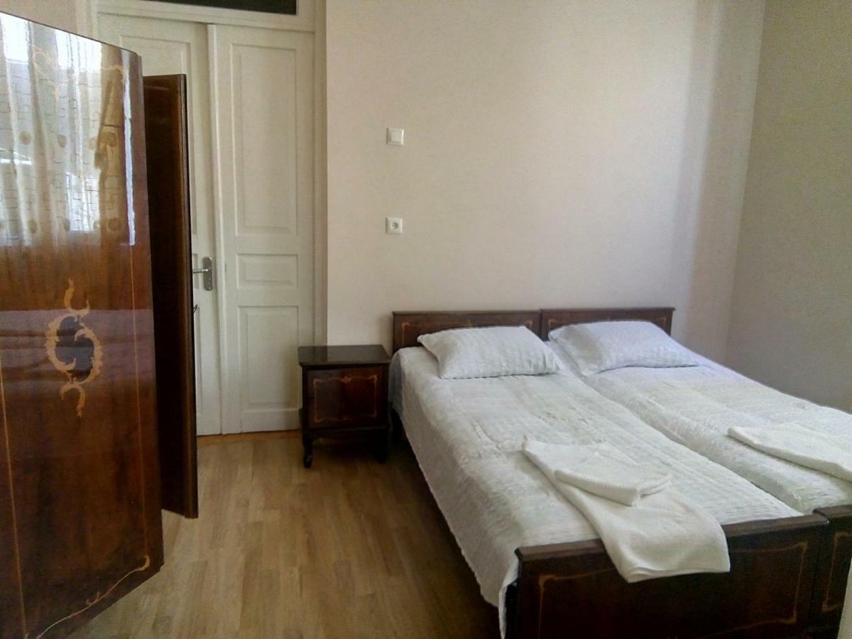 מלון Sunny House קובולטי מראה חיצוני תמונה
